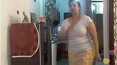 Hot desi indian bhabi shaking her sexi ass &_boobs on bigo live...2