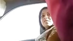 Maa ki bahen ko choda car mei